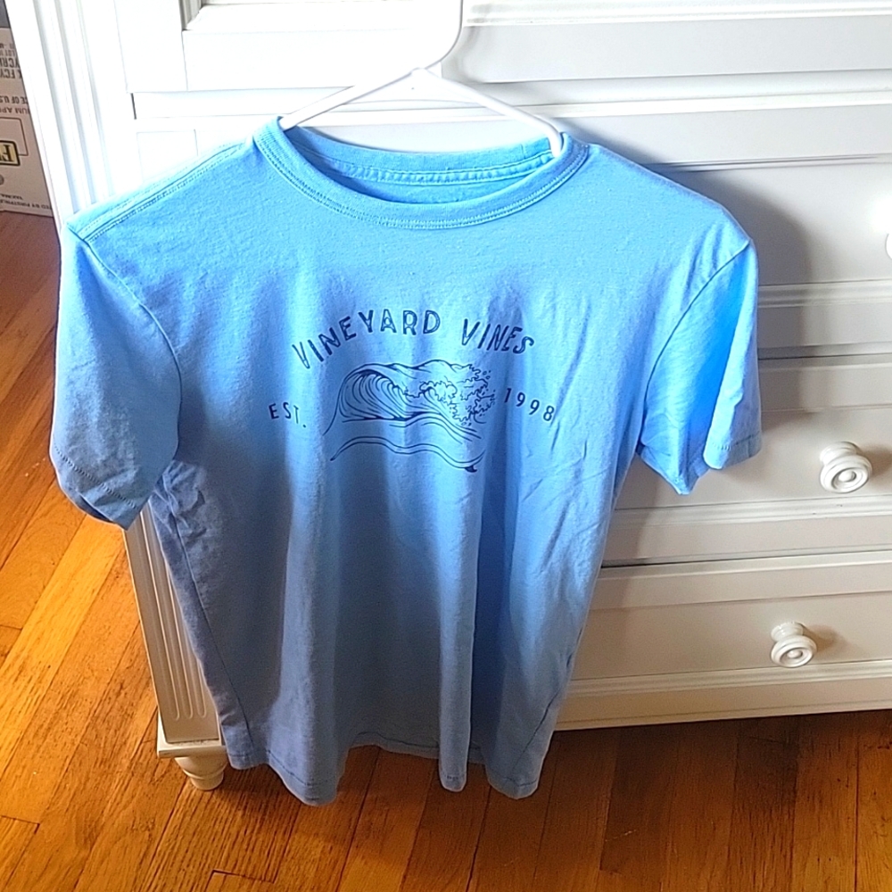 EUC Vineyard vines men's xs graphic t-shirt